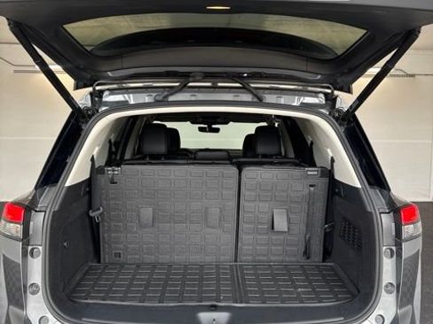 Used 2025 Nissan Pathfinder SL w/ Lighting Package (N92) FWD image 30