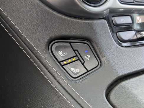 Used 2018 Chevrolet Tahoe Premier RWD image 34