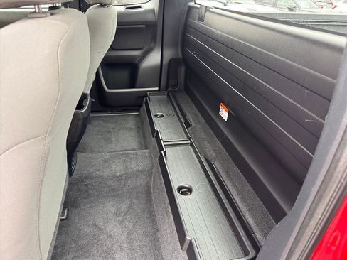 Used 2016 Toyota Tacoma SR image 6