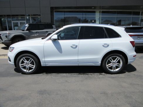 Used 2015 Audi Q5 2.0T Premium Plus w/ Technology Package AWD/4WD image 3