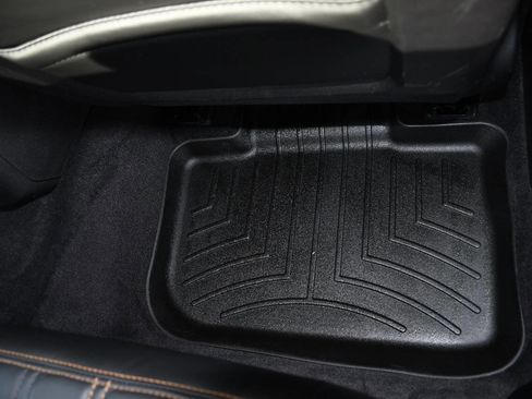 Used 2018 Chrysler 300 S w/ 300S Alloy Package image 21