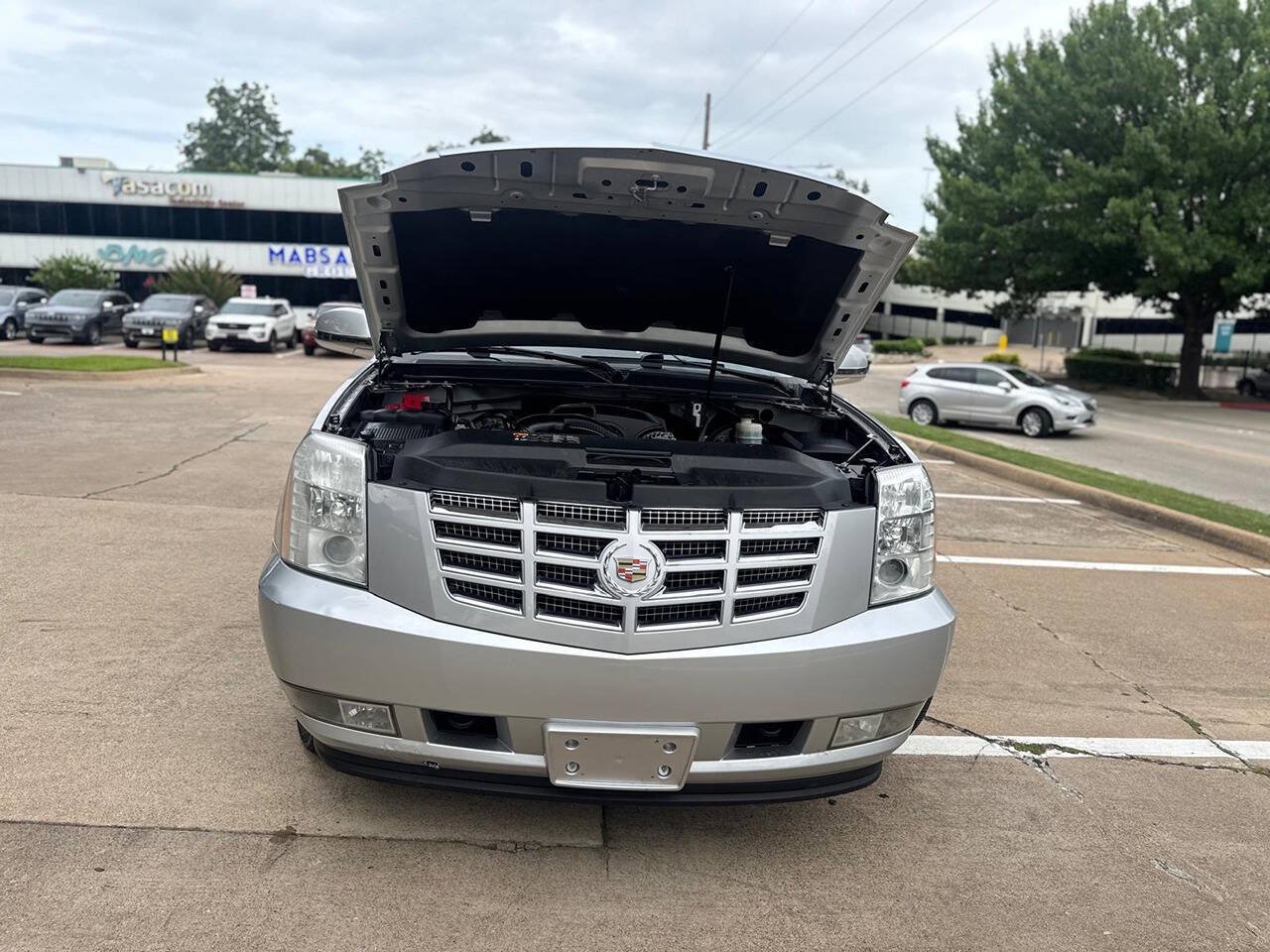 Used 2013 Cadillac Escalade Luxury RWD image 33