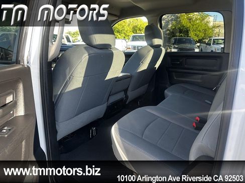 Used 2017 RAM 1500 Express w/ Express Value Package AWD/4WD image 9