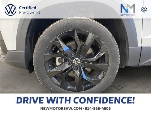 Used 2023 Volkswagen Taos SE w/ Black Wheel Package AWD/4WD image 14