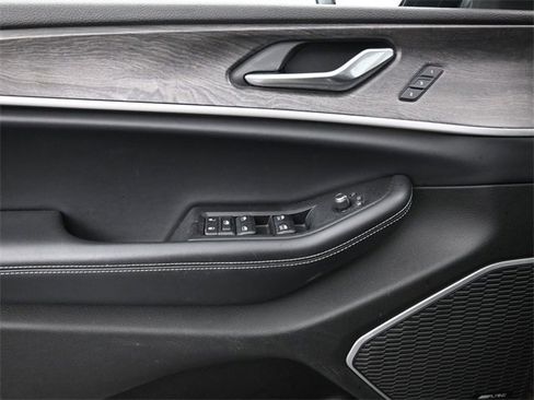 Used 2022 Jeep Grand Cherokee L Limited image 21