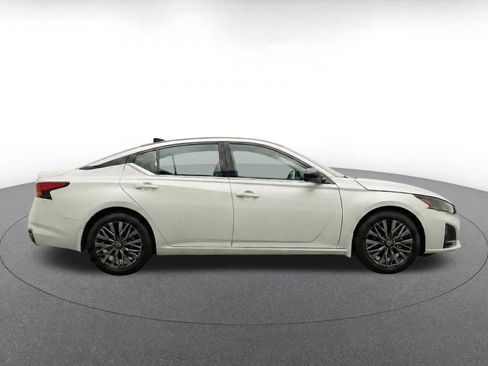 Used 2026 Nissan Altima 2.5 SV FWD image 8