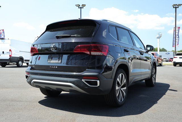 Used 2024 Volkswagen Taos SE FWD image 3