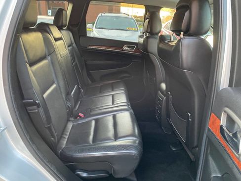 Used 2013 Jeep Grand Cherokee Limited w/ Advance Technology Group image 37