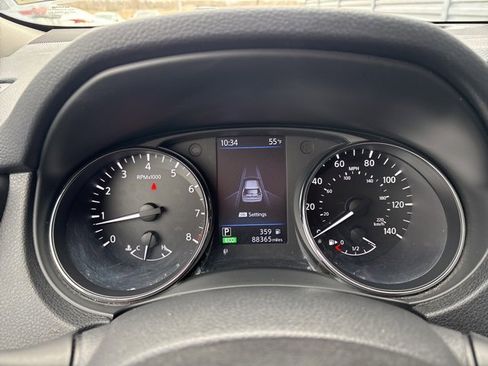 Certified 2019 Nissan Rogue SV image 7