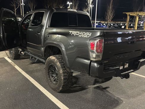 Used 2020 Toyota Tacoma TRD Sport image 2