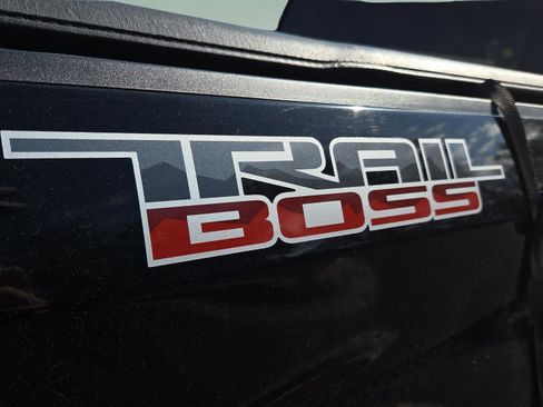 Used 2021 Chevrolet Silverado 1500 LT Trail Boss w/ Bed Protection Package image 14