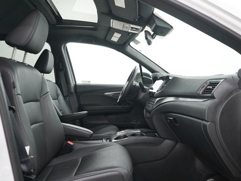 Used 2023 Honda Passport EX-L image 11