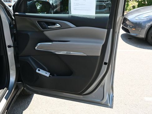 Used 2024 Chevrolet Traverse LT FWD image 35