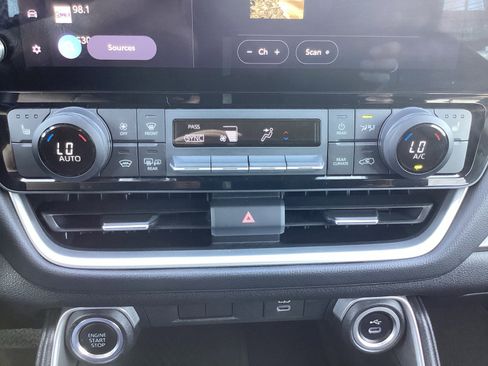 Used 2024 Toyota Grand Highlander XLE image 23