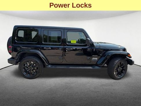 Used 2023 Jeep Wrangler Unlimited Sahara w/ Cold Weather Group AWD/4WD image 11
