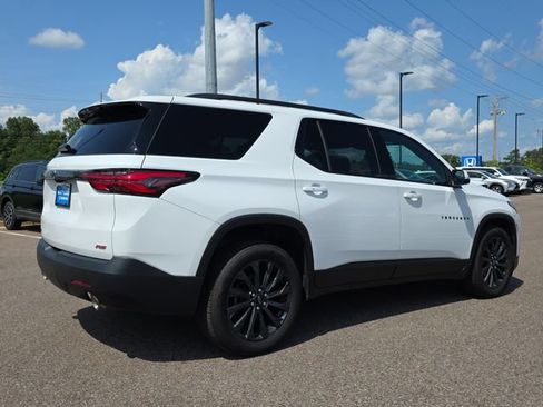 Used 2023 Chevrolet Traverse RS AWD/4WD image 3