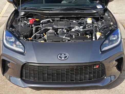 Used 2022 Toyota GR86 Premium w/ ALL Weather Mat Package (TMS) RWD image 7