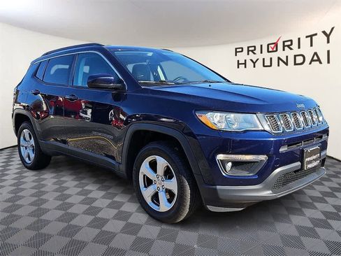 Used 2020 Jeep Compass Latitude w/ Popular Equipment Group image 3