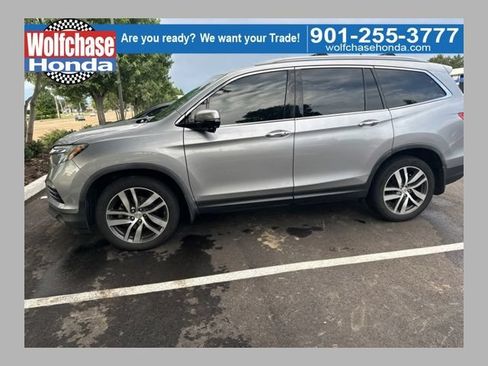 Used 2017 Honda Pilot Touring image 1