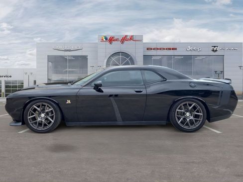 Used 2016 Dodge Challenger R/T Scat Pack w/ Leather Interior Group RWD image 2