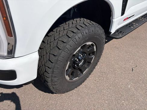 Used 2025 Ford F250 Lariat w/ Tremor Off-Road Package AWD/4WD image 10