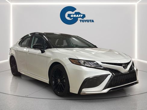 Used 2021 Toyota Camry XSE image 11