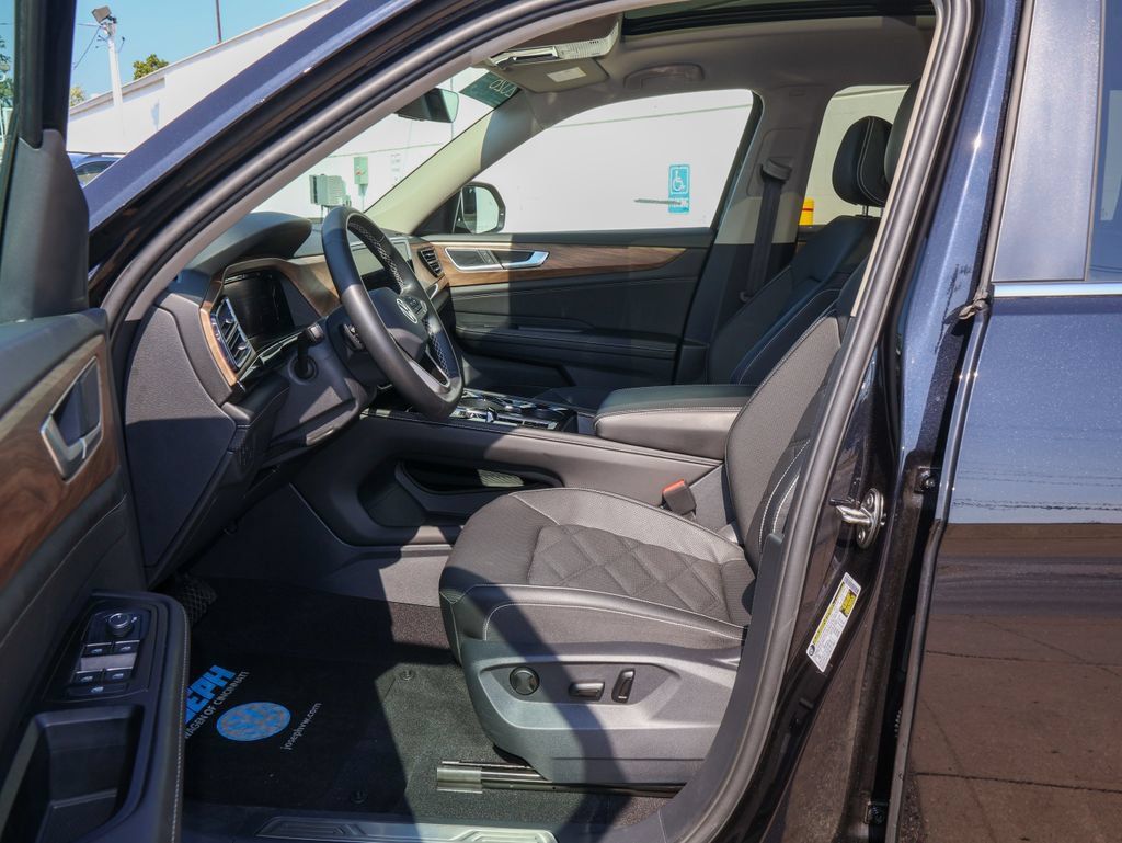 Certified 2026 Volkswagen Atlas SE w/ Panoramic Sunroof Package AWD/4WD image 12