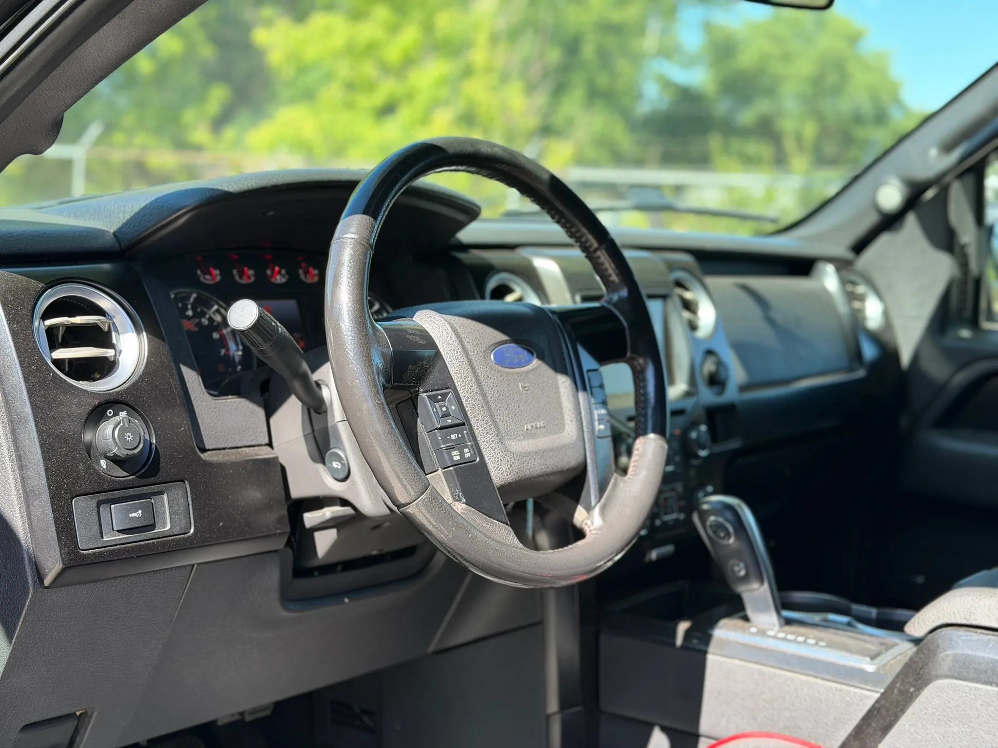 Used 2013 Ford F150 FX4 w/ Luxury Equipment Group AWD/4WD image 11