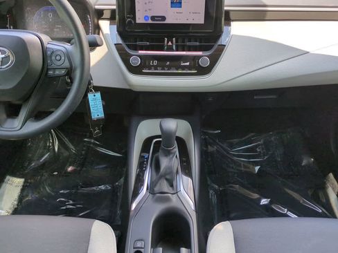 Used 2026 Toyota Corolla LE FWD image 18