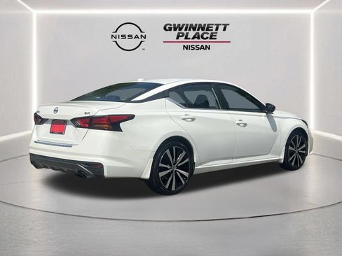 Certified 2021 Nissan Altima 2.5 SR FWD image 25