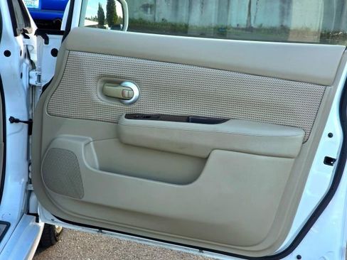 Used 2012 Nissan Versa 1.8 SL w/ SL Navigation Pkg image 27