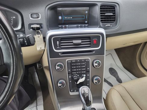 Used 2015 Volvo S60 T5 Premier image 17