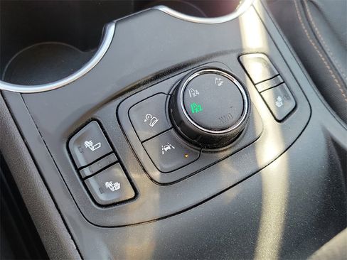 Used 2021 GMC Terrain SLT image 15