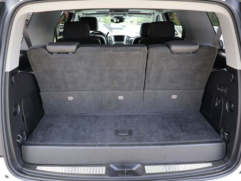 Used 2017 GMC Yukon SLT w/ Premium Edition RWD image 6