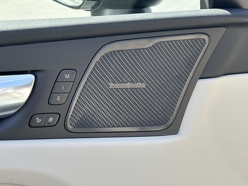 New 2026 Volvo XC60 B5 Ultra w/ Climate Package image 12