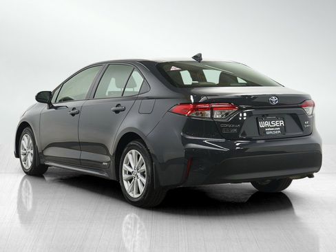 Used 2025 Toyota Corolla LE image 3