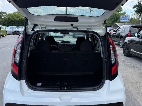 Used 2017 Kia Soul FWD image 21