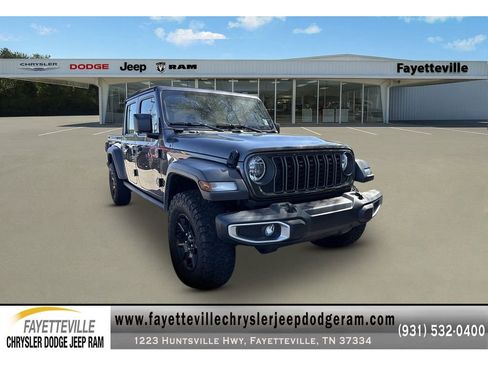 Used 2024 Jeep Gladiator Sport image 1