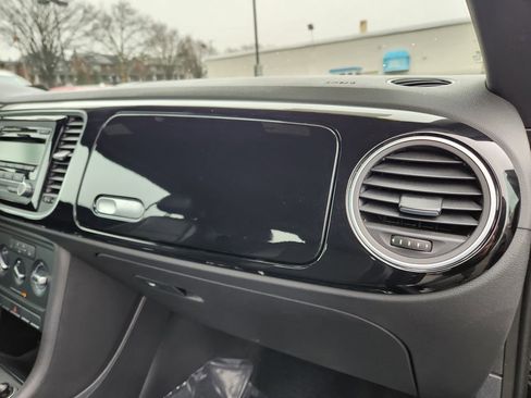 Used 2013 Volkswagen Beetle 2.5 image 15