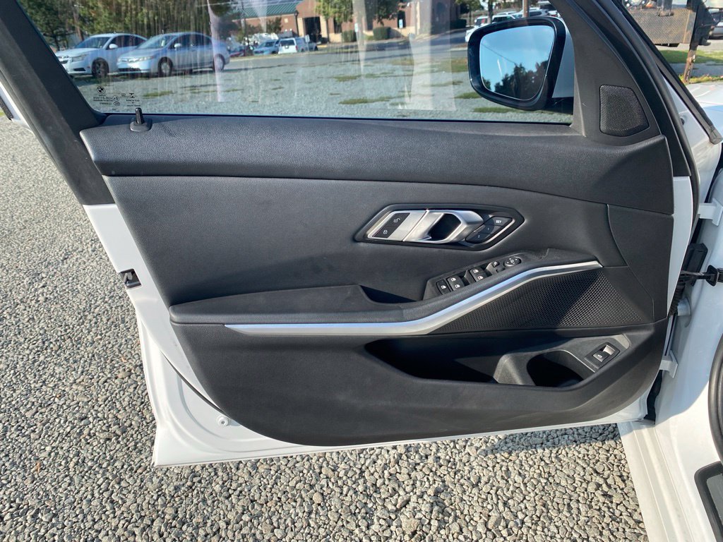 Used 2019 BMW 330i Sedan RWD image 9