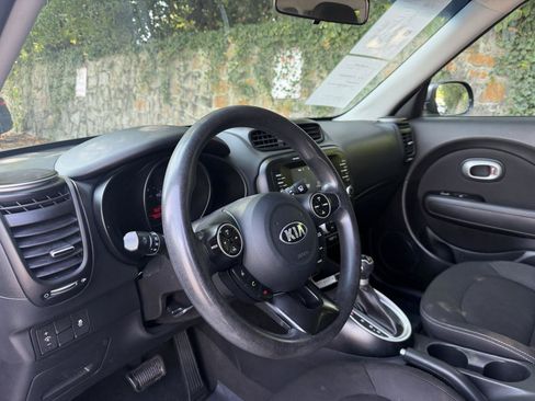 Used 2018 Kia Soul w/ Convenience Package FWD image 10