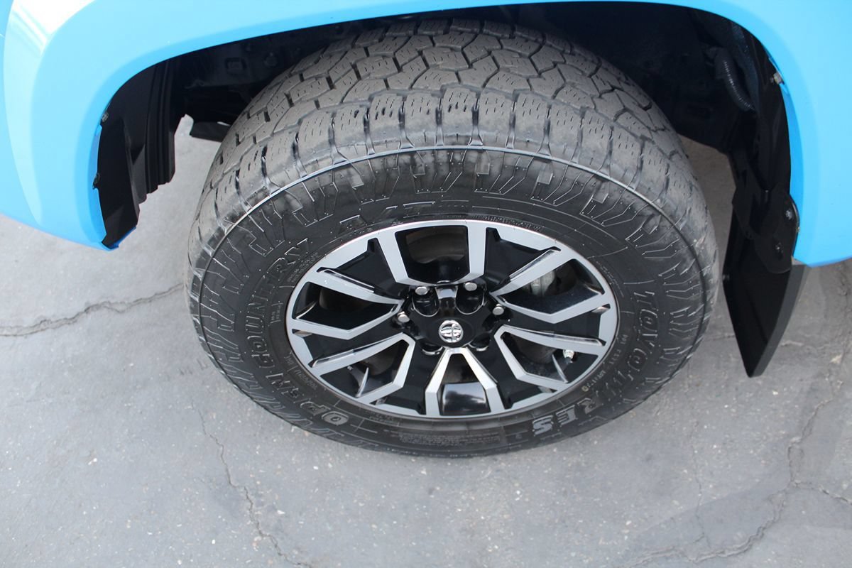 Used 2021 Toyota Tacoma TRD Sport AWD/4WD image 12