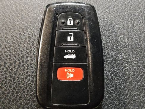 Used 2021 Toyota Camry LE FWD image 32