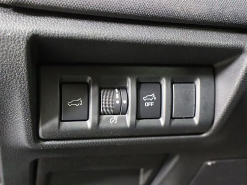 Used 2025 Subaru Outback Premium AWD/4WD image 22