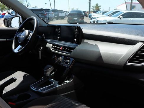 Used 2024 Kia Seltos LX AWD/4WD image 35