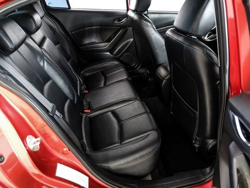 Used 2018 MAZDA MAZDA3 Touring FWD image 38