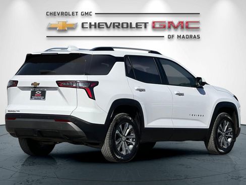 Used 2025 Chevrolet Equinox LT w/ Convenience Package II image 3