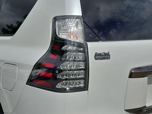 Used 2023 Lexus GX 460 image 9