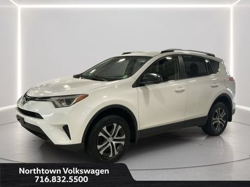Used 2016 Toyota RAV4 LE AWD/4WD image 1