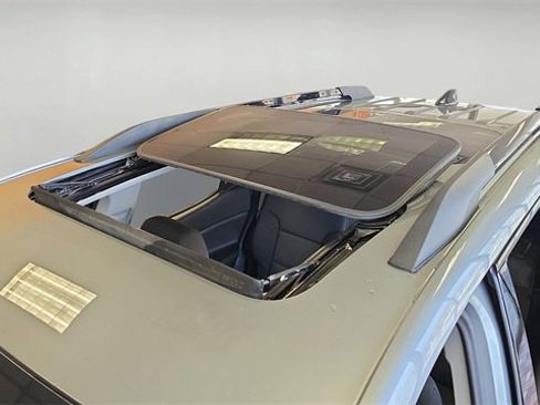 Used 2023 GMC Acadia SLE w/ Driver Convenience Package image 29